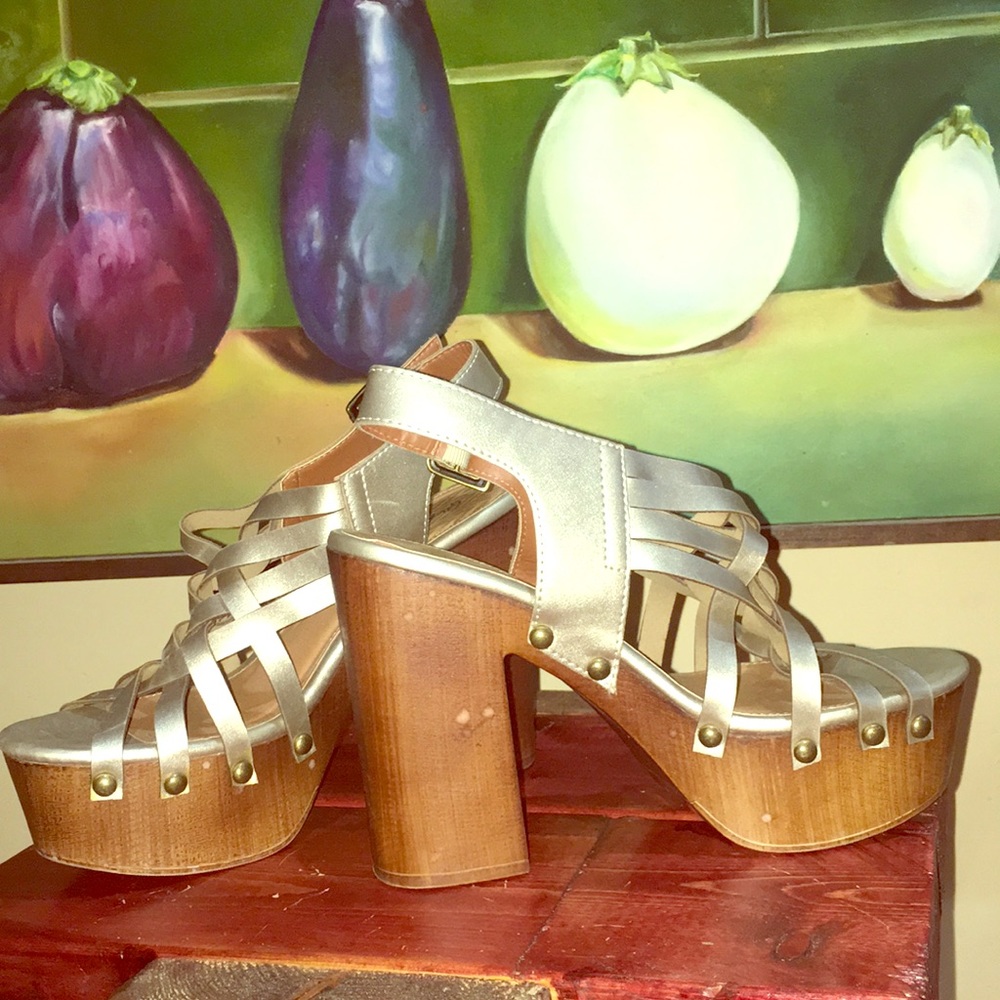 Wooden Platform Metallic Sandals